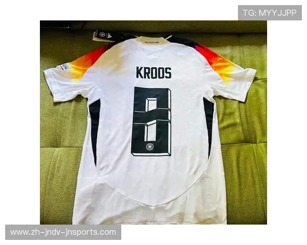 德甲球队球衣上印有球队名称吗？规则解析与设计风格赏析